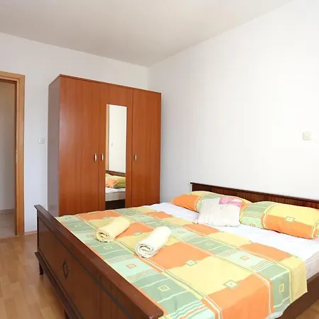 16341b Apartment