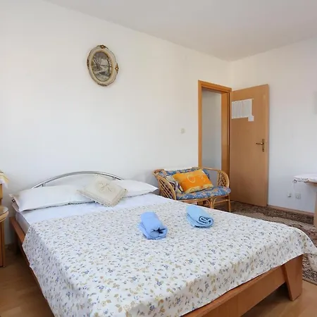 16341b Apartment